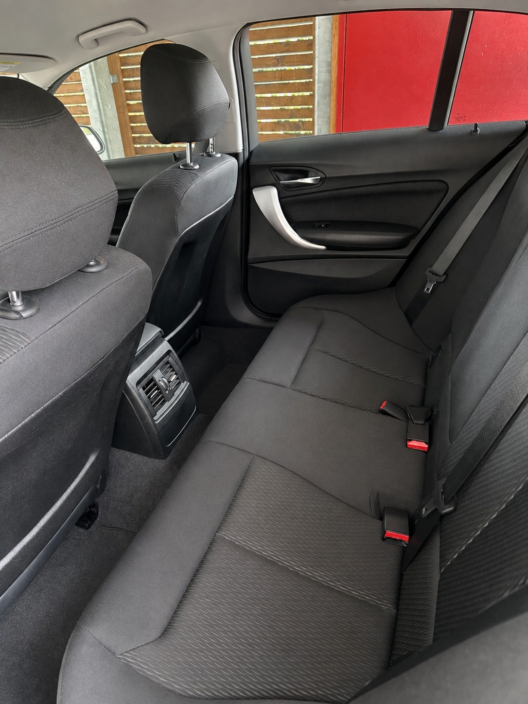 BMW 116i-image-2