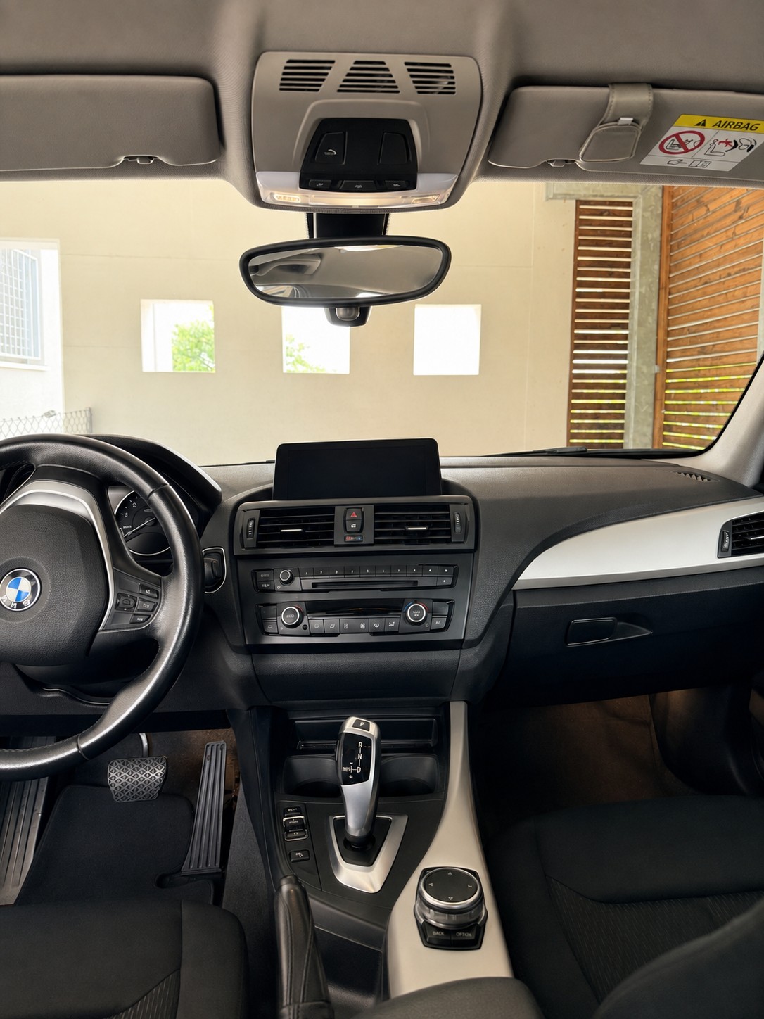 BMW 116i-image-1