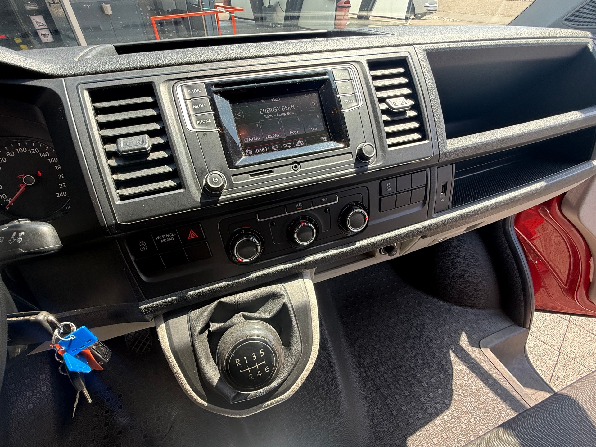 VW T6-image-9