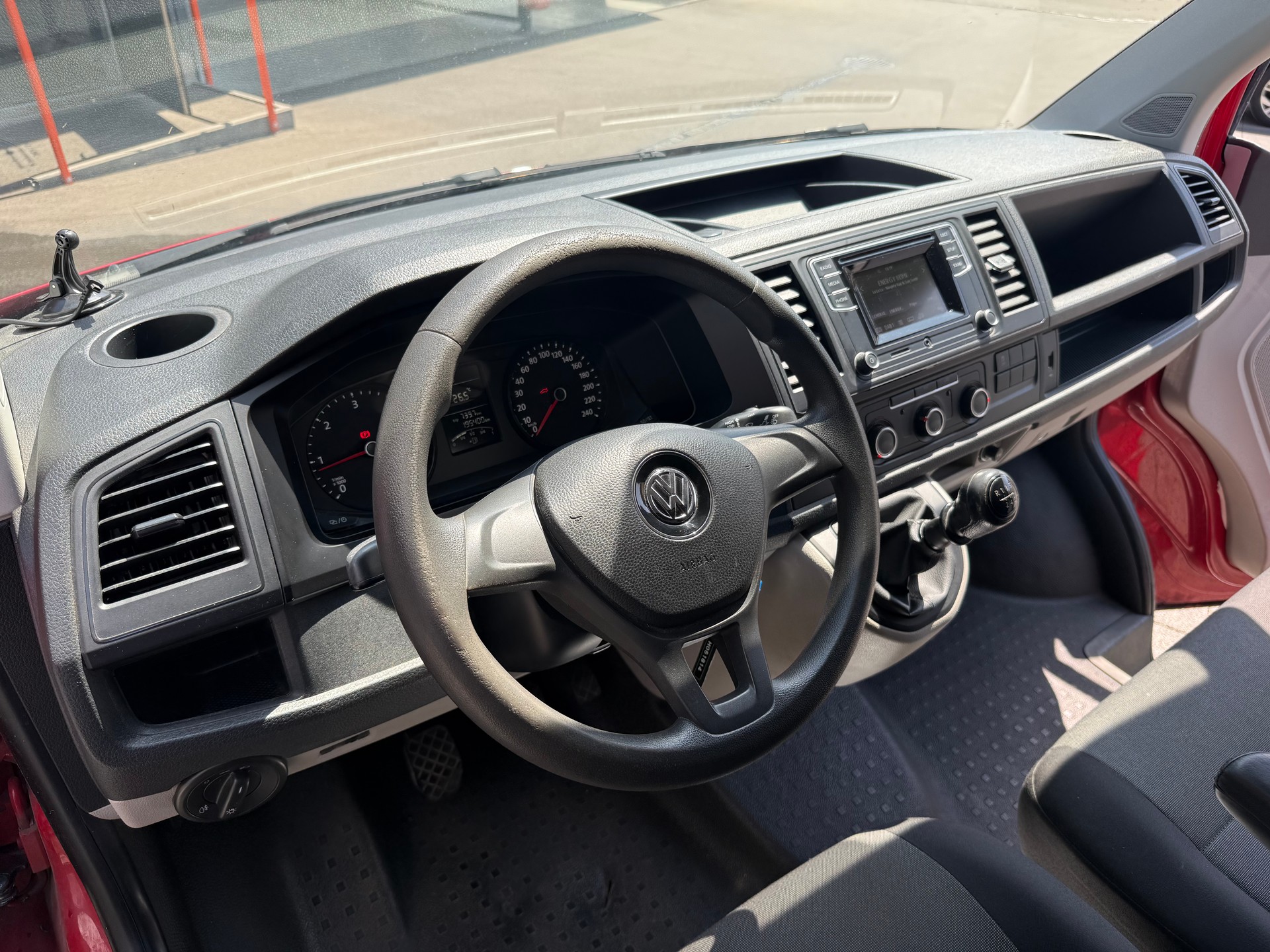 VW T6-image-8