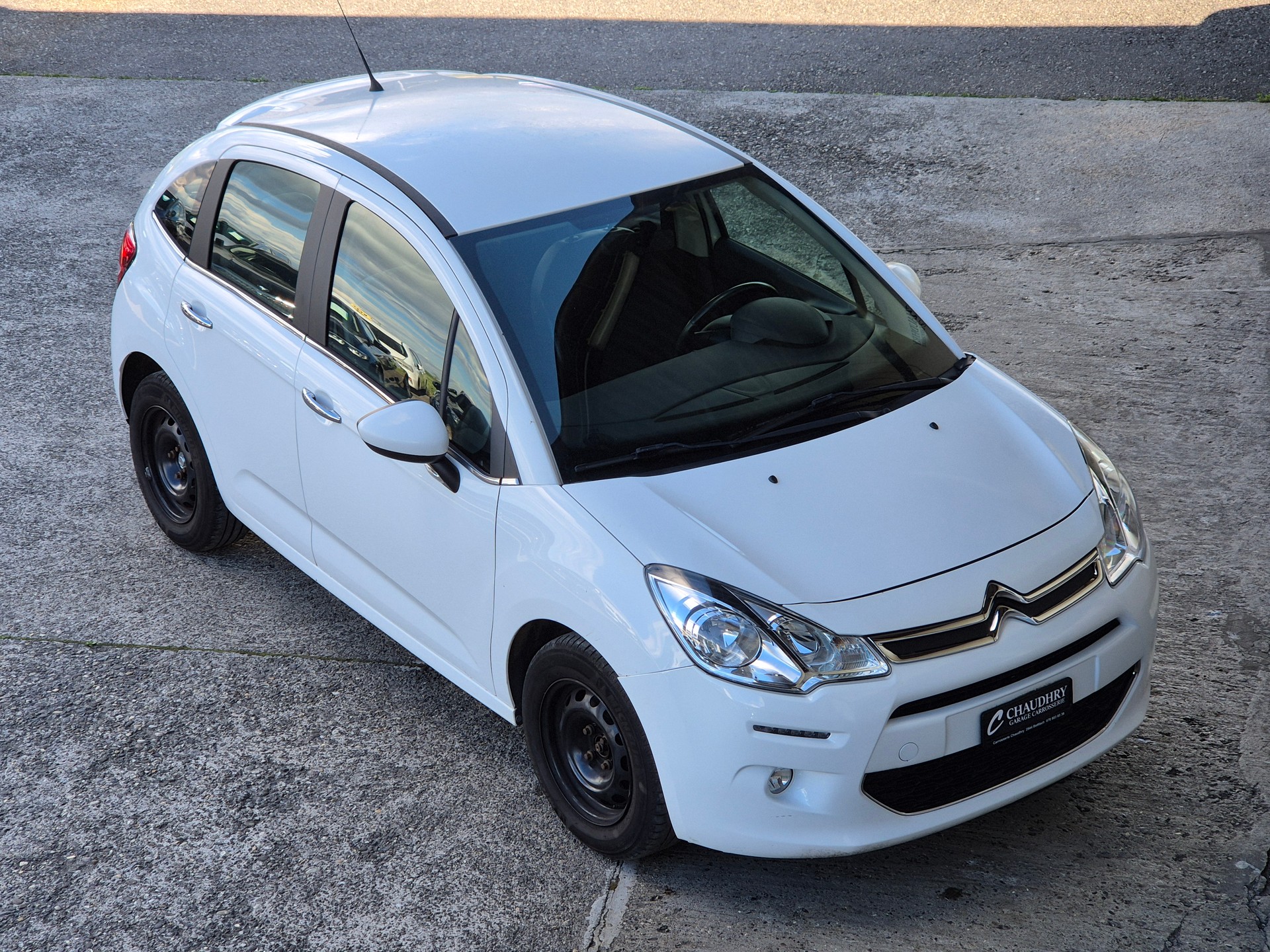 CITROEN C3 1.2i PureTech Sélection-image-2