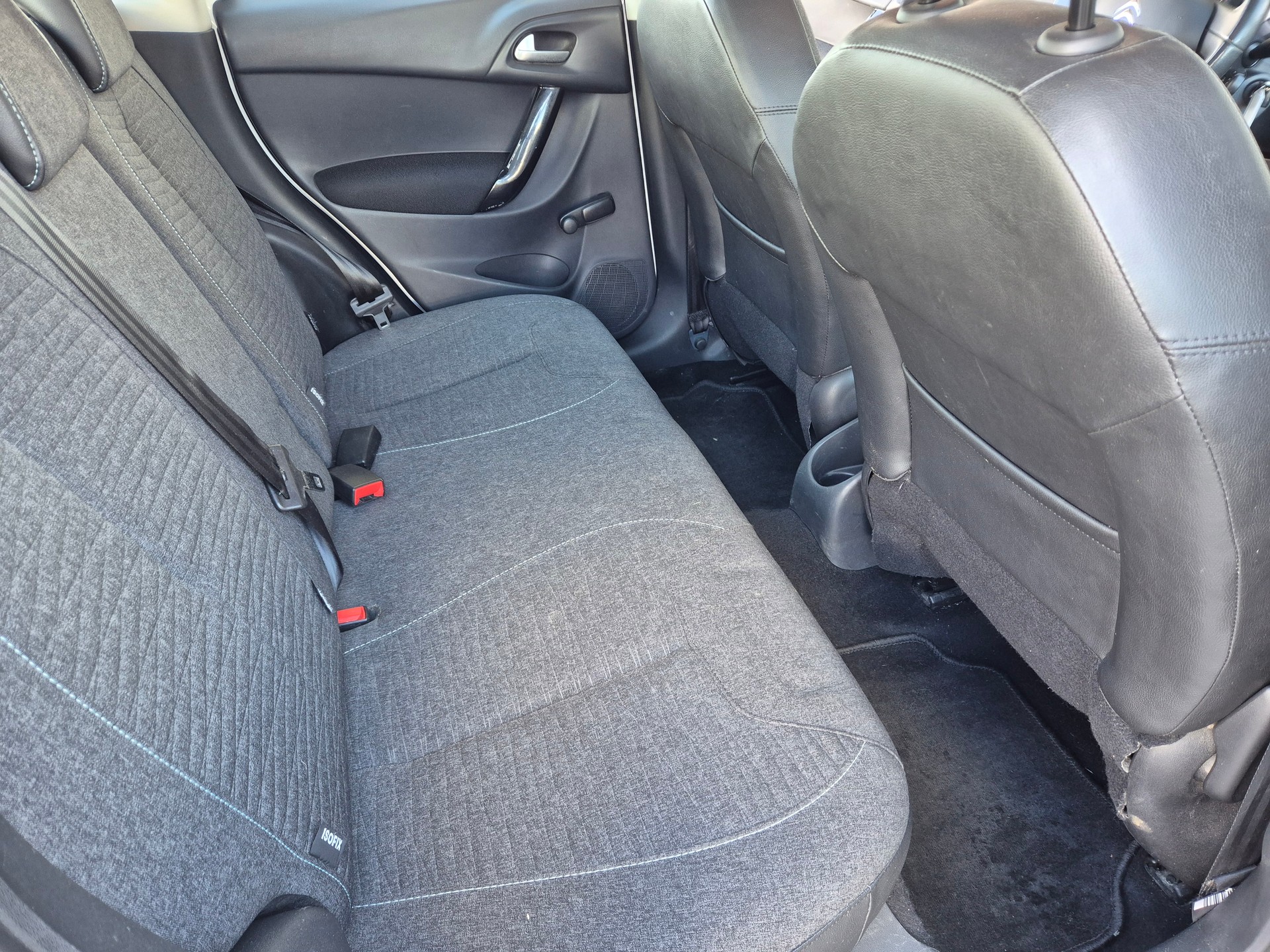 CITROEN C3 1.2i PureTech Sélection-image-15