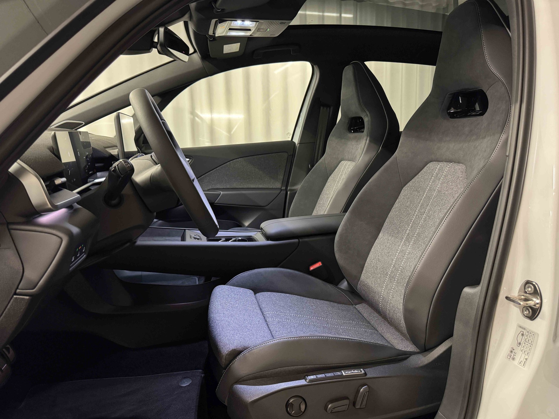VW ID.3 Neo 79 kWh 231 PS Style-image-7