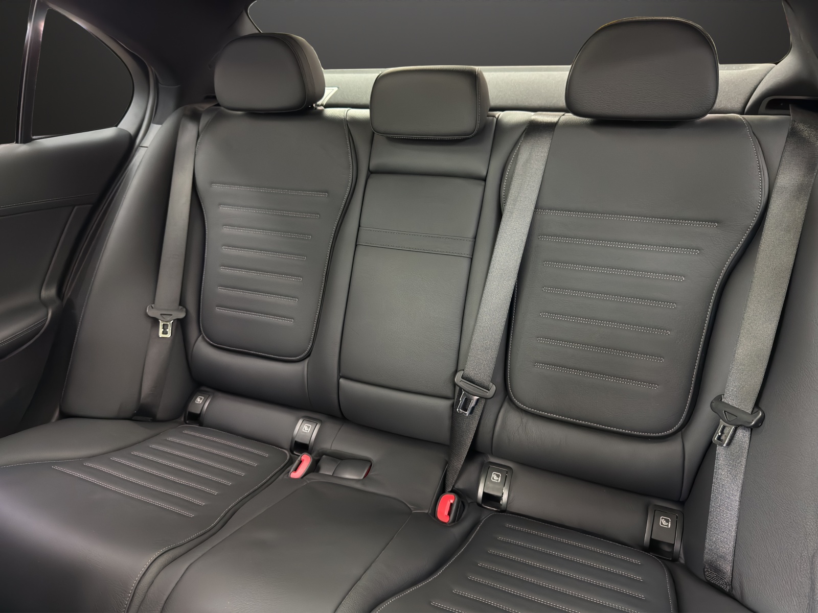 MERCEDES-BENZ C 300 T AMG Line-image-14