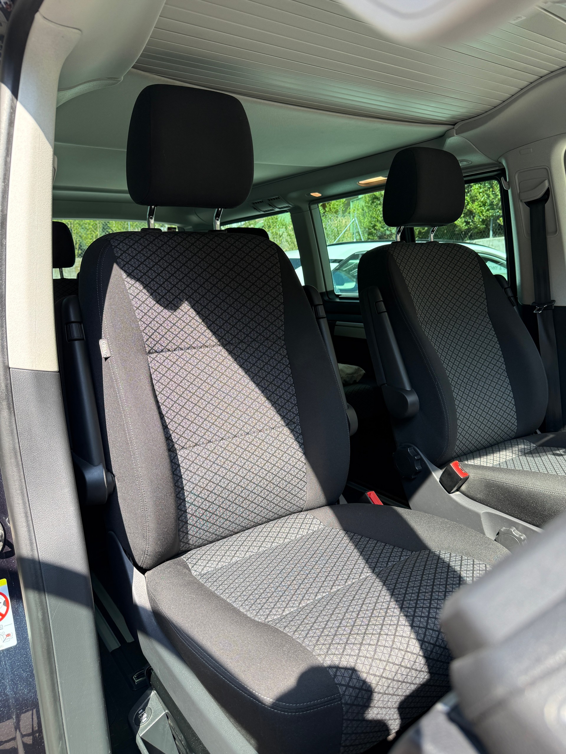 VW T6.1 California 2.0 TDI Beach Edition Liberty DSG-image-9