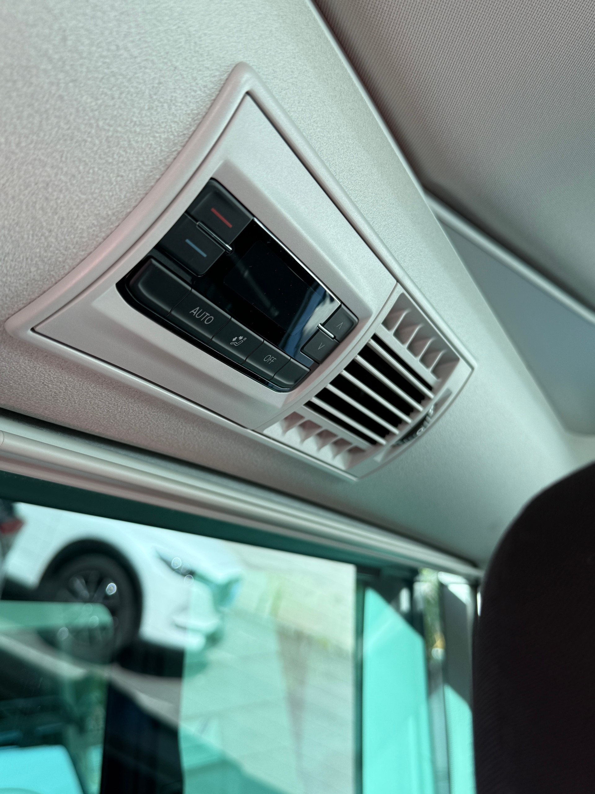VW T6.1 California 2.0 TDI Beach Edition Liberty DSG-image-14