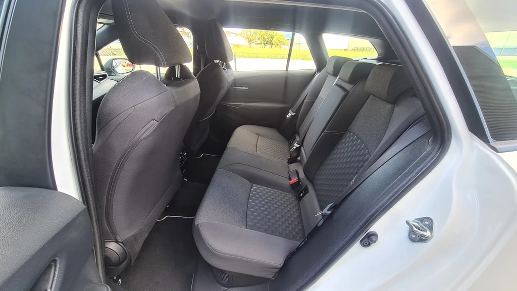 TOYOTA Corolla Touring Sports 1.8 HSD Comfort e-CVT ** 140 PS ** 10Jahre oder 180000 KM Garantie ** Gr-Navi mit Touchscreen **-image-11