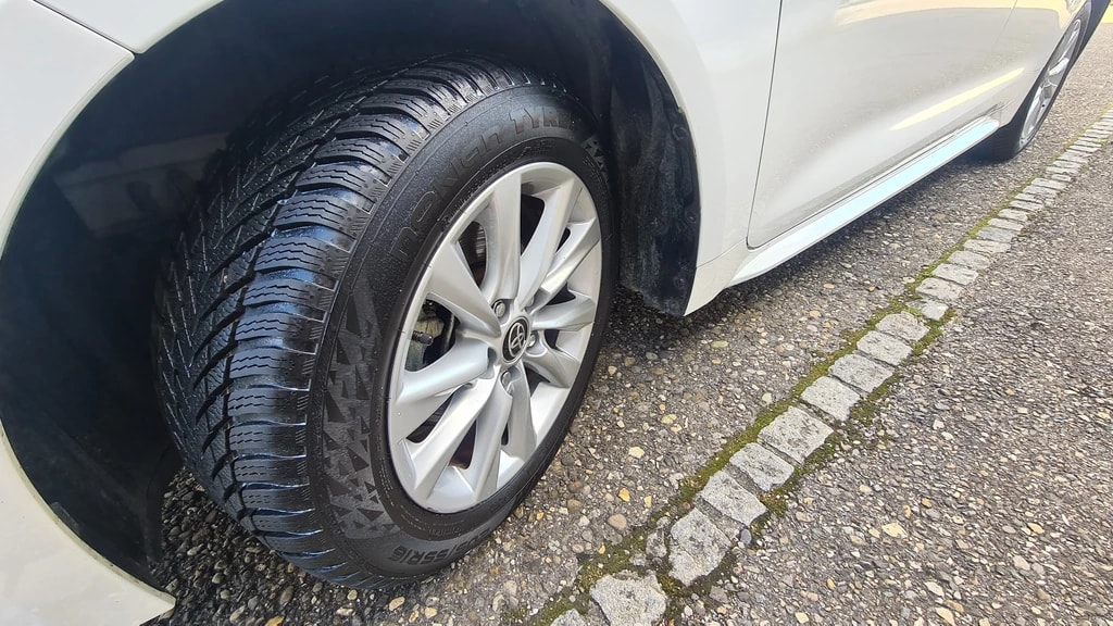 TOYOTA Corolla Touring Sports 1.8 HSD Comfort e-CVT ** 140 PS ** 10Jahre oder 180000 KM Garantie ** Gr-Navi mit Touchscreen **-image-13