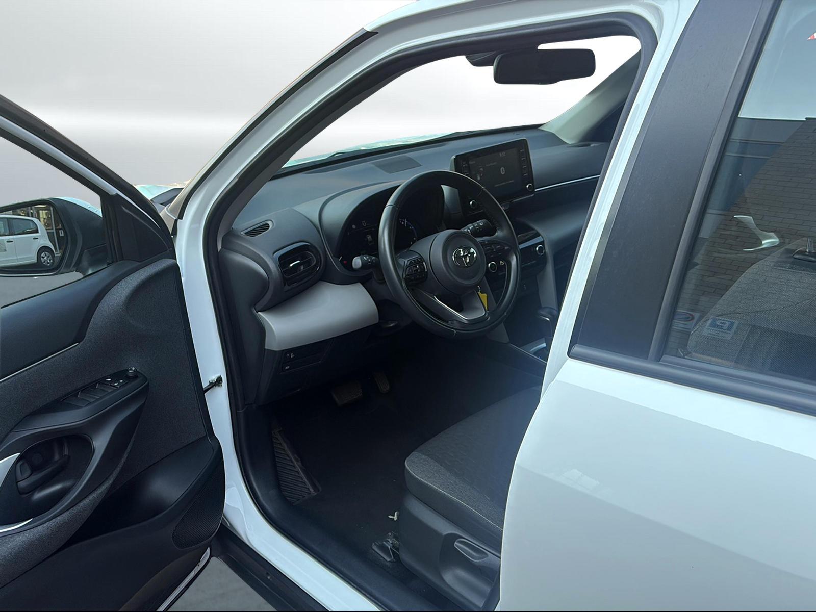 TOYOTA Yaris Cross 1.5 VVT-i HSD Comfort-image-4