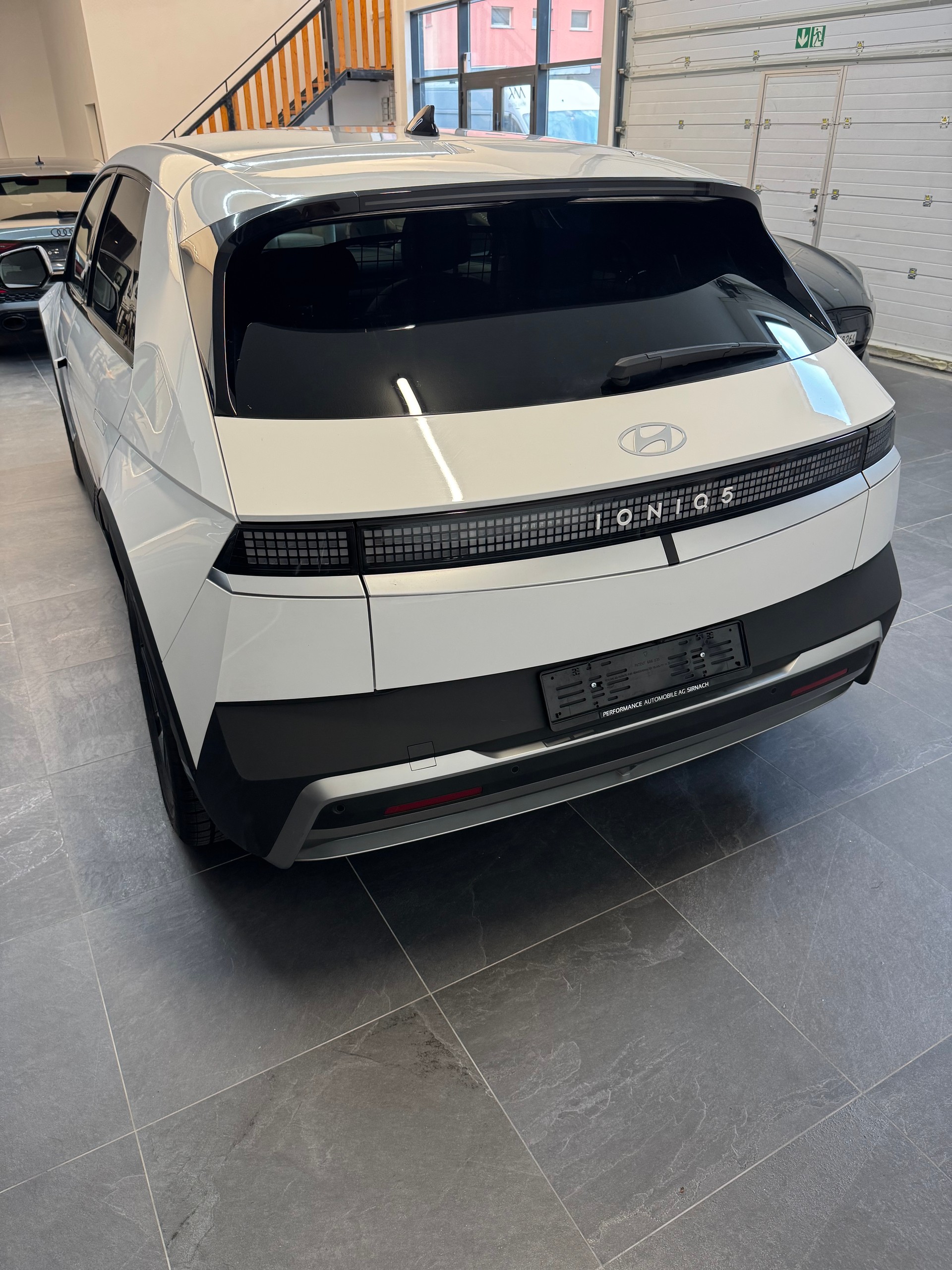 HYUNDAI Ioniq 5 77kWh Origo 2WD-image-3