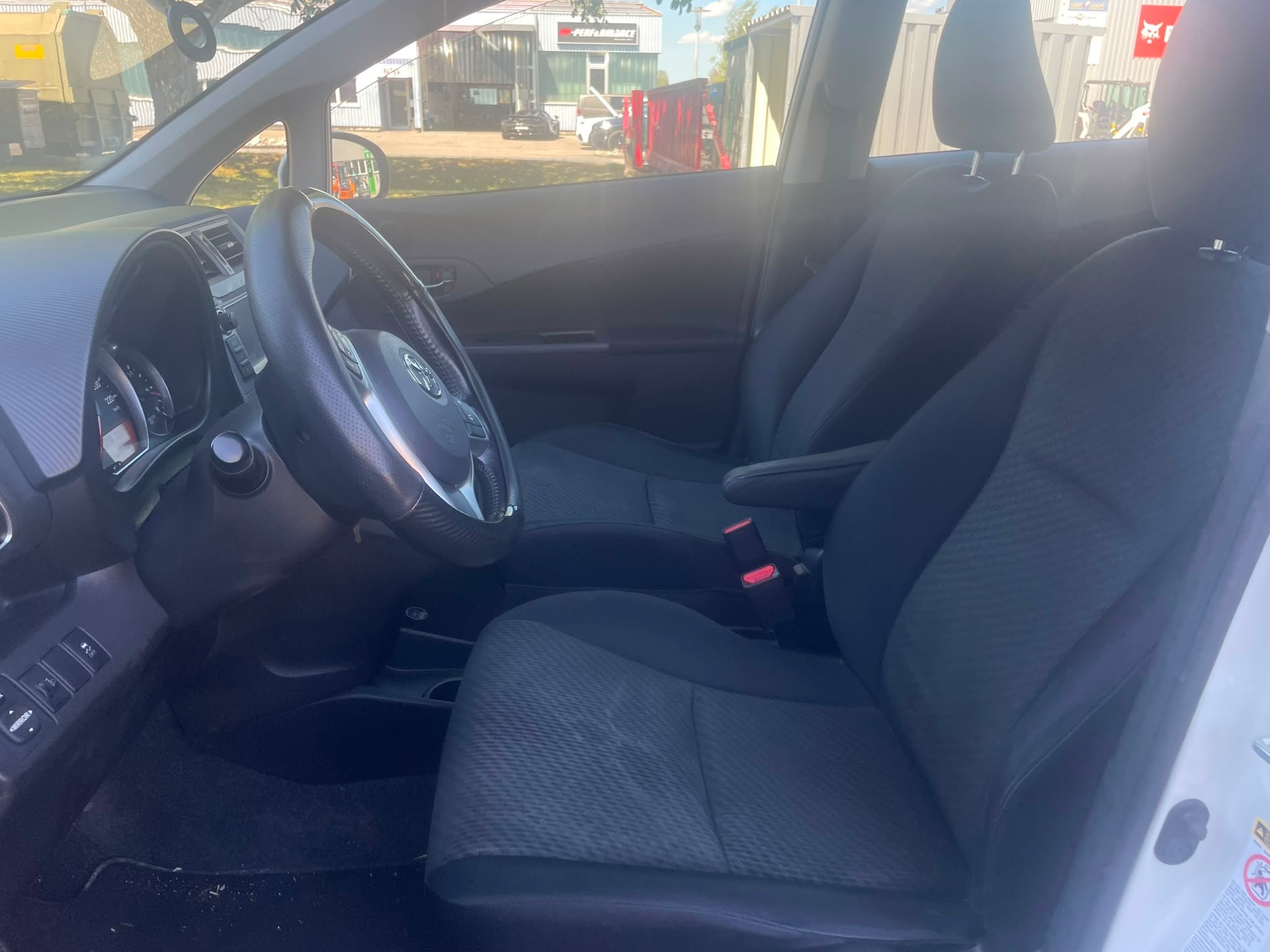 TOYOTA Verso-S 1.4 D-4D Linea Luna-image-8
