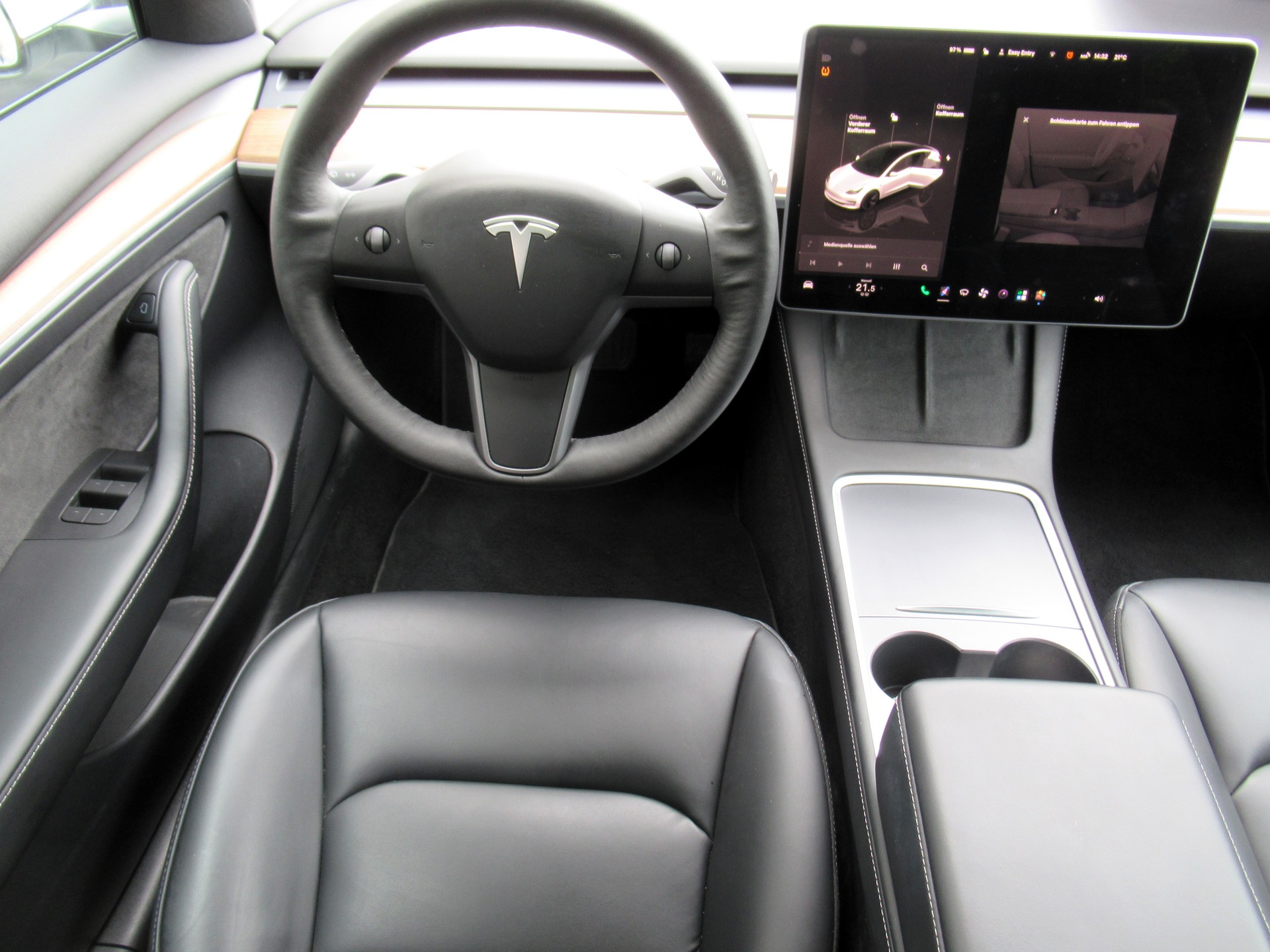 TESLA Model 3 Long Range Dual Motor AWD-image-7