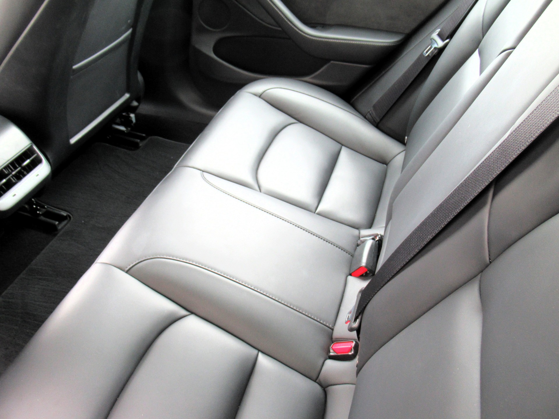 TESLA Model 3 Long Range Dual Motor AWD-image-6