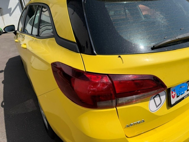 OPEL Astra Sports Tourer 1.0i Turbo-image-3