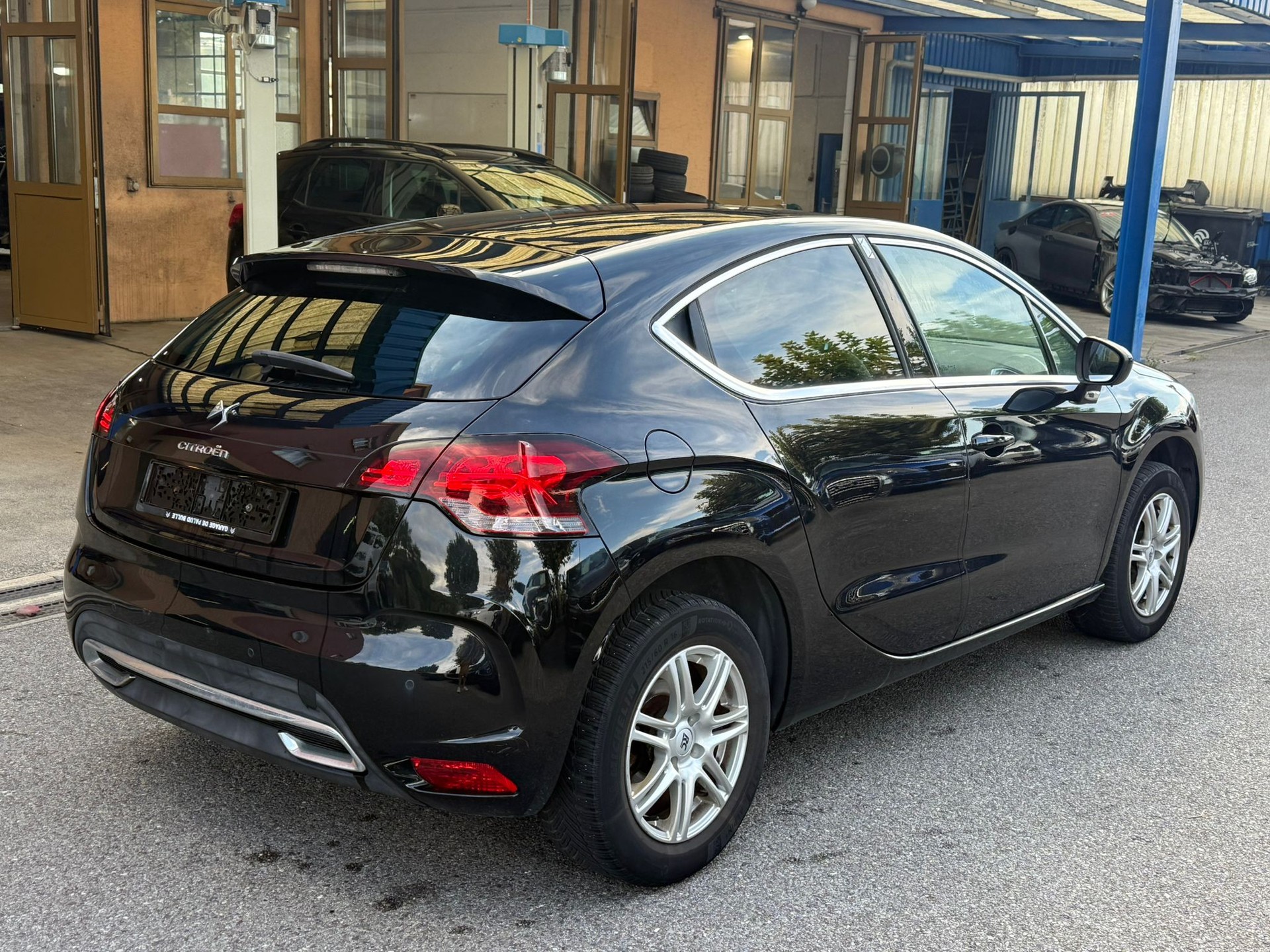 DS AUTOMOBILES DS4 1.6 VTi Chic-image-1