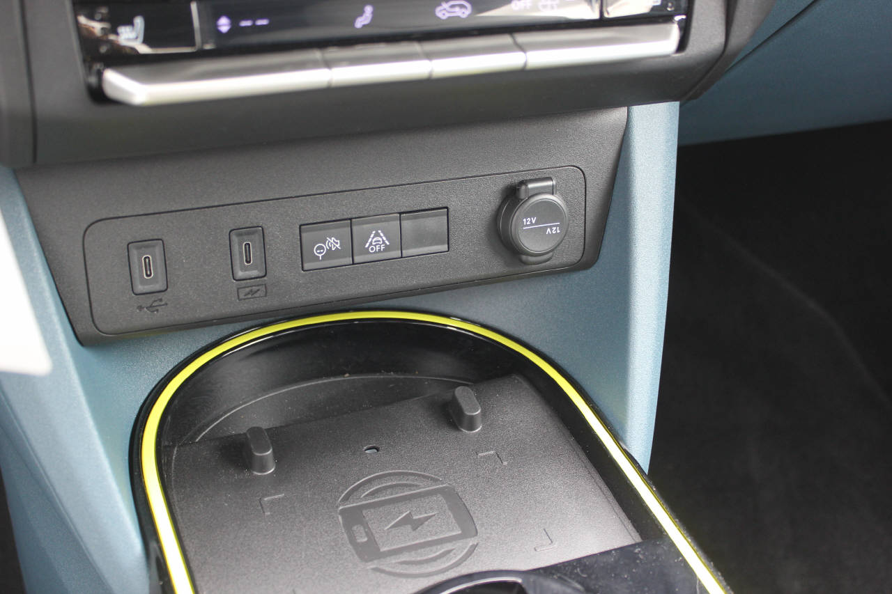 FIAT Grande Panda 1.2 Hybrid La Prima-image-13