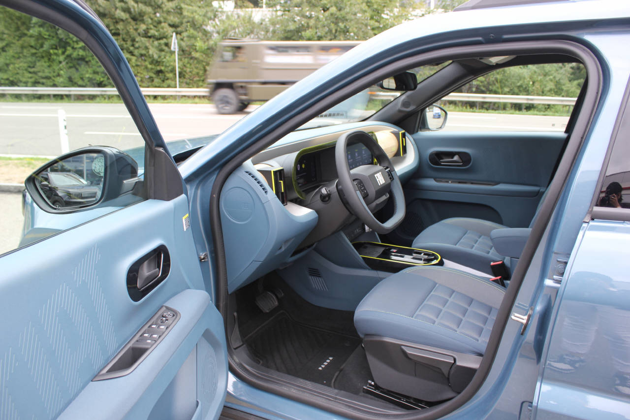 FIAT Grande Panda 1.2 Hybrid La Prima-image-5