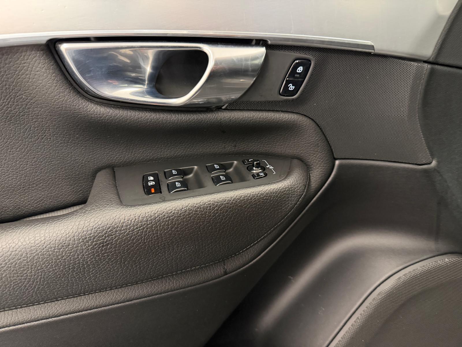 VOLVO XC90 2.0 D5 Momentum 7P. AWD-image-12