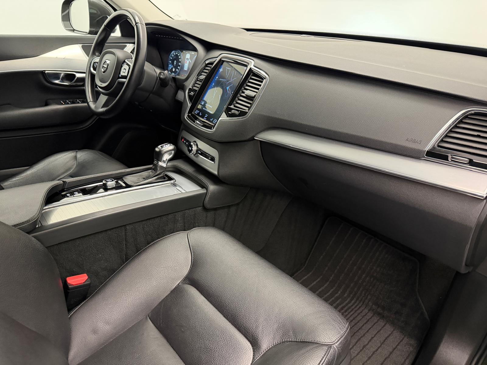 VOLVO XC90 2.0 D5 Momentum 7P. AWD-image-10
