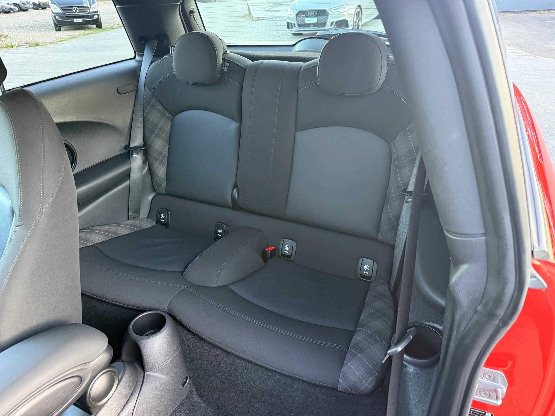 MINI Cooper Blackyard Steptronic DKG-image-12