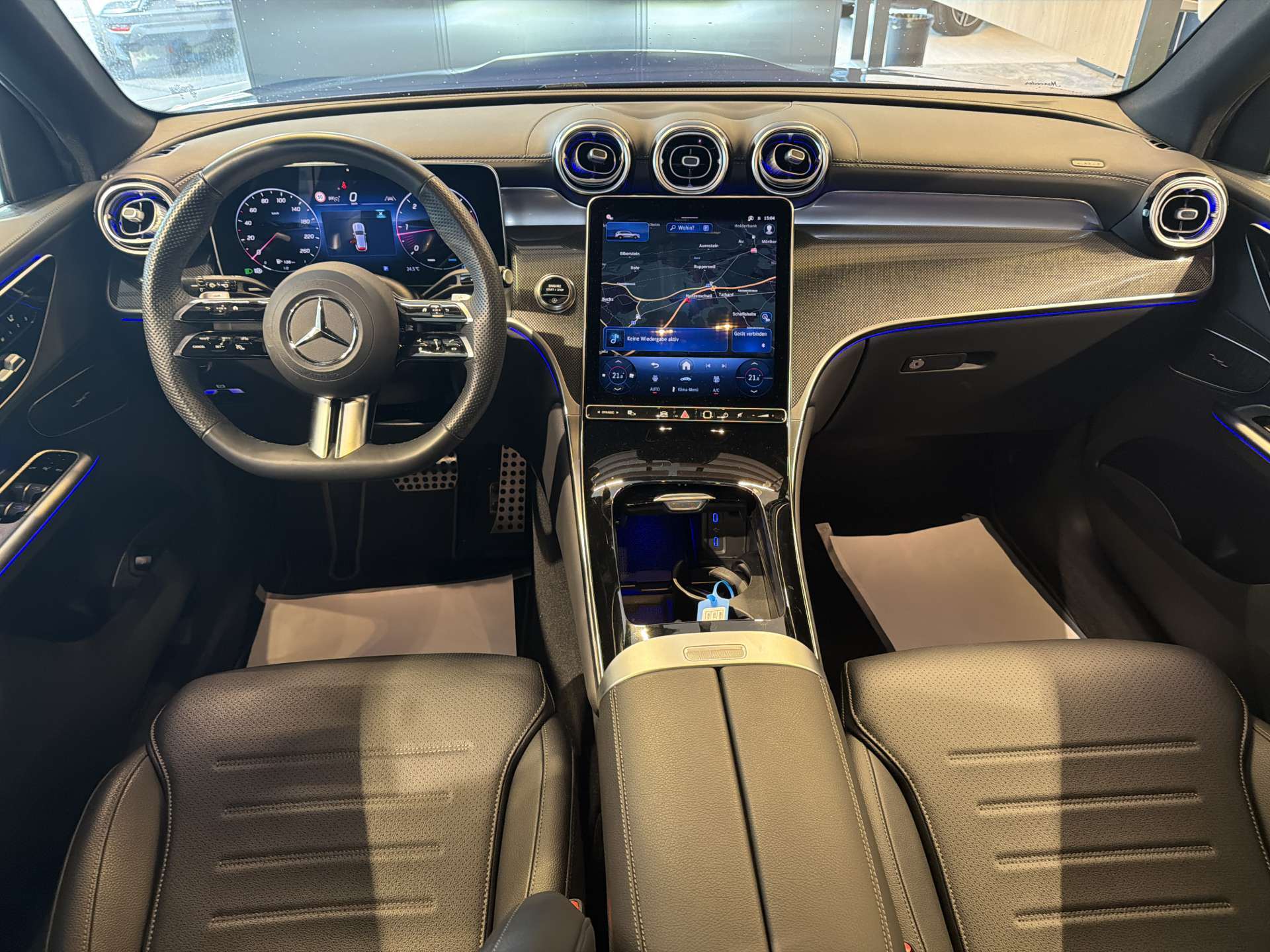 MERCEDES-BENZ GLC 220 d AMG-Line 4Matic G-Tronic Automat-image-14