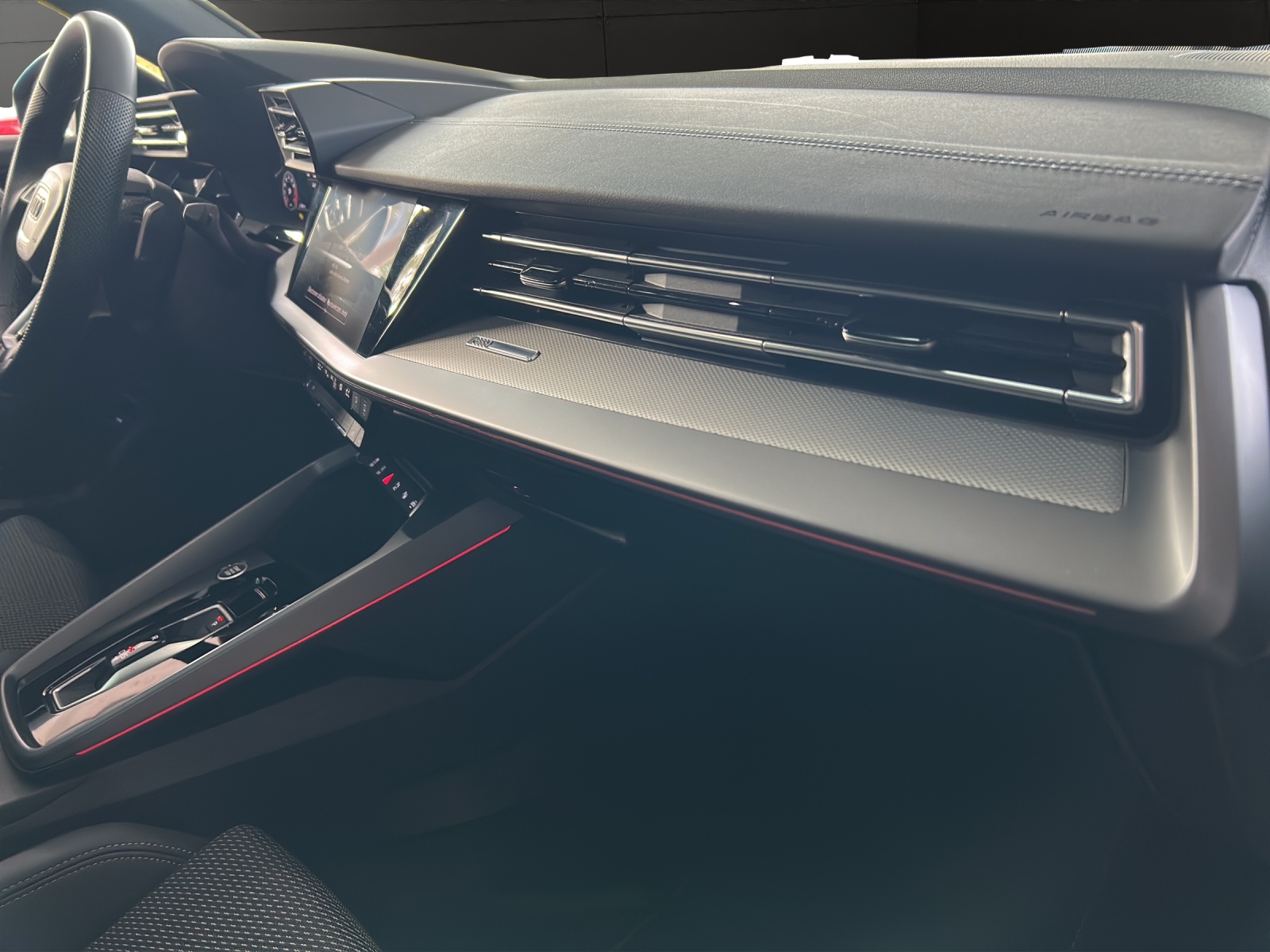 AUDI A3 Sportback 35 TFSI S line Attraction S-tronic-image-21