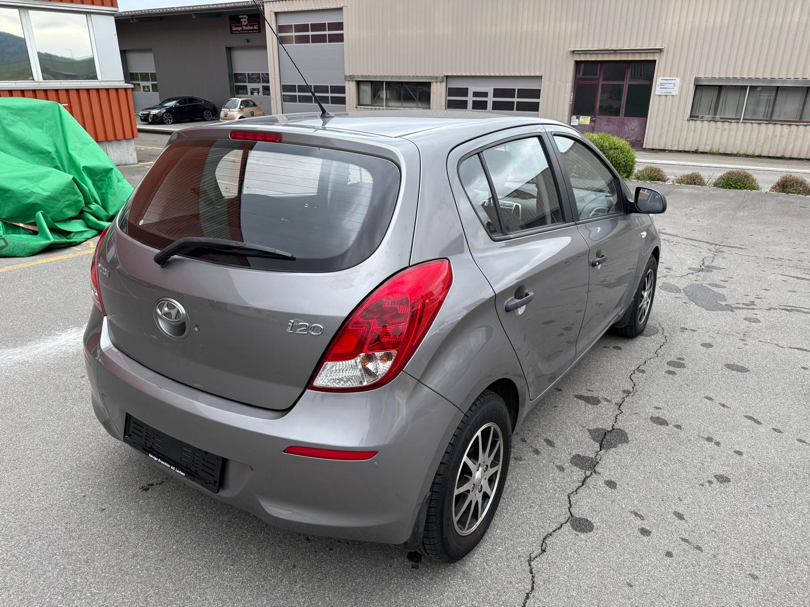 HYUNDAI i20 1.2 Comfort-image-2
