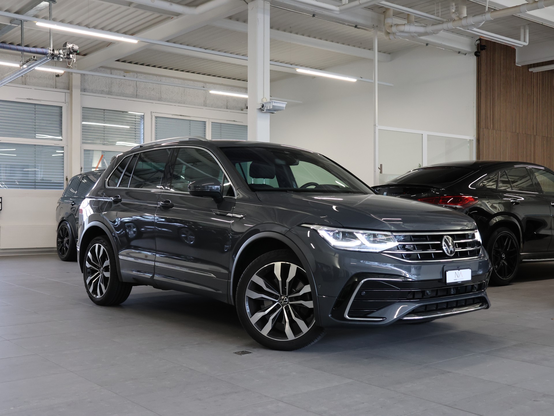 VW Tiguan 2.0TSI R-Line 4Motion DSG *360 Kamera* *Sitzheizung* *Harman/Kardon*-image-0
