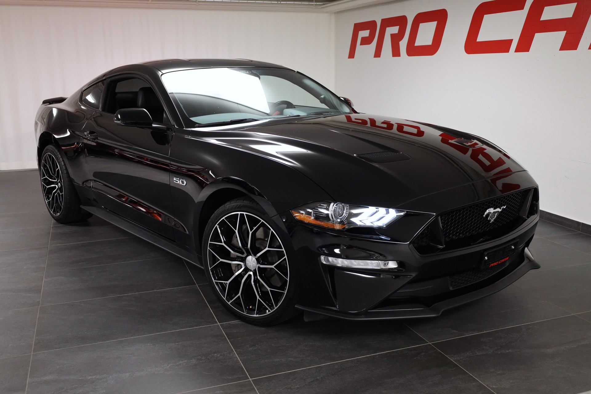 FORD Mustang 5.0 V8 GT-image-1