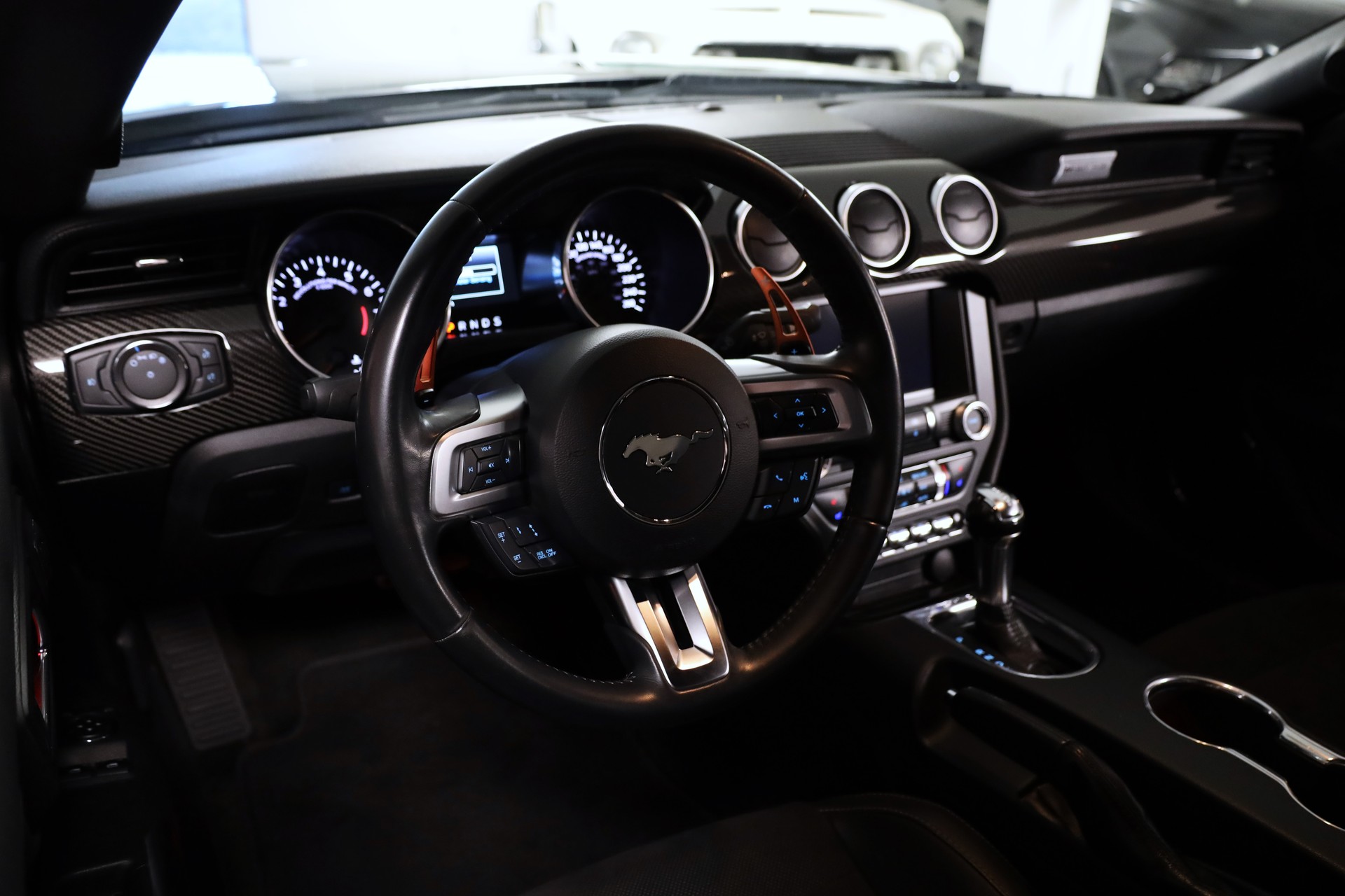 FORD Mustang 5.0 V8 GT-image-8