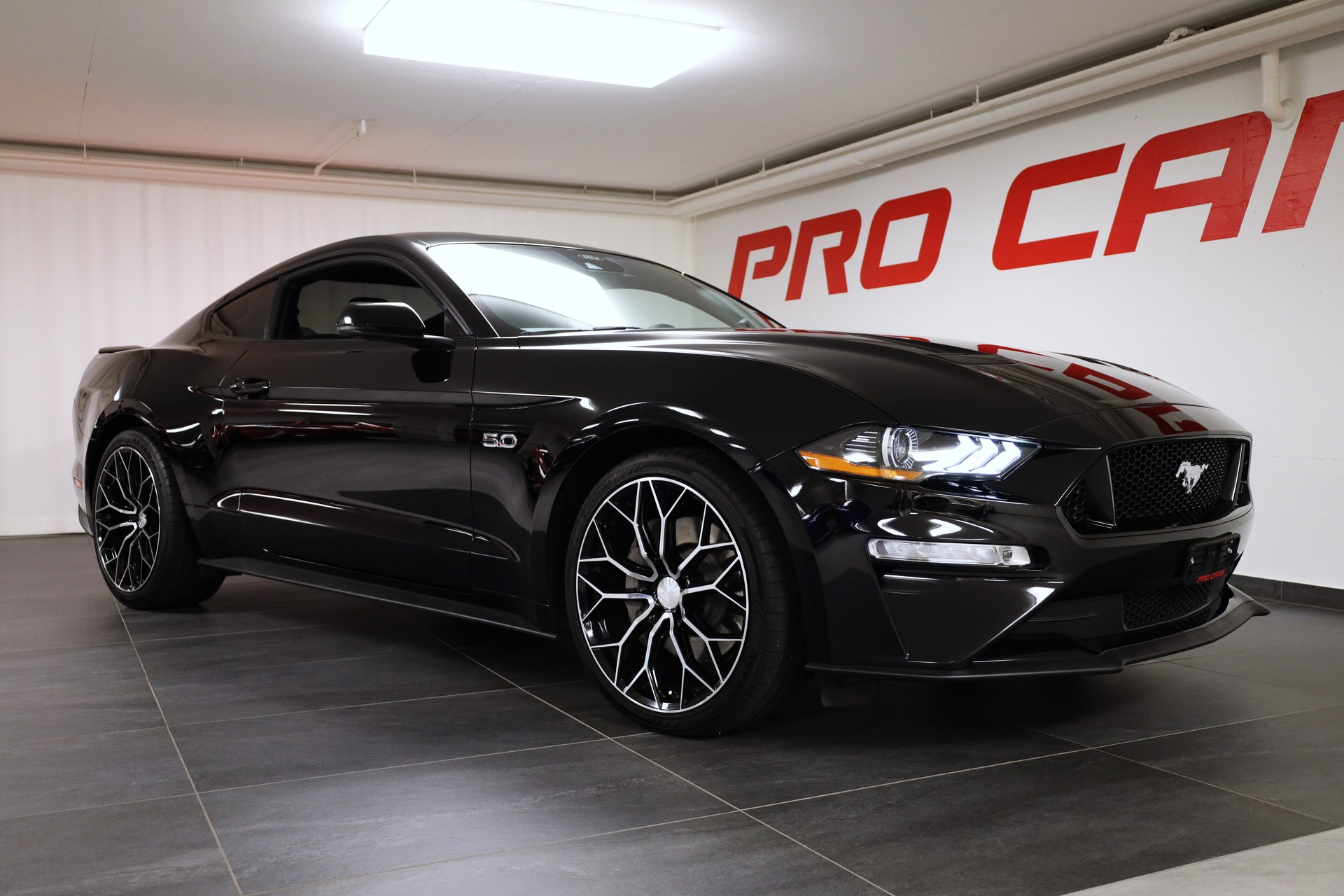 FORD Mustang 5.0 V8 GT-image-2