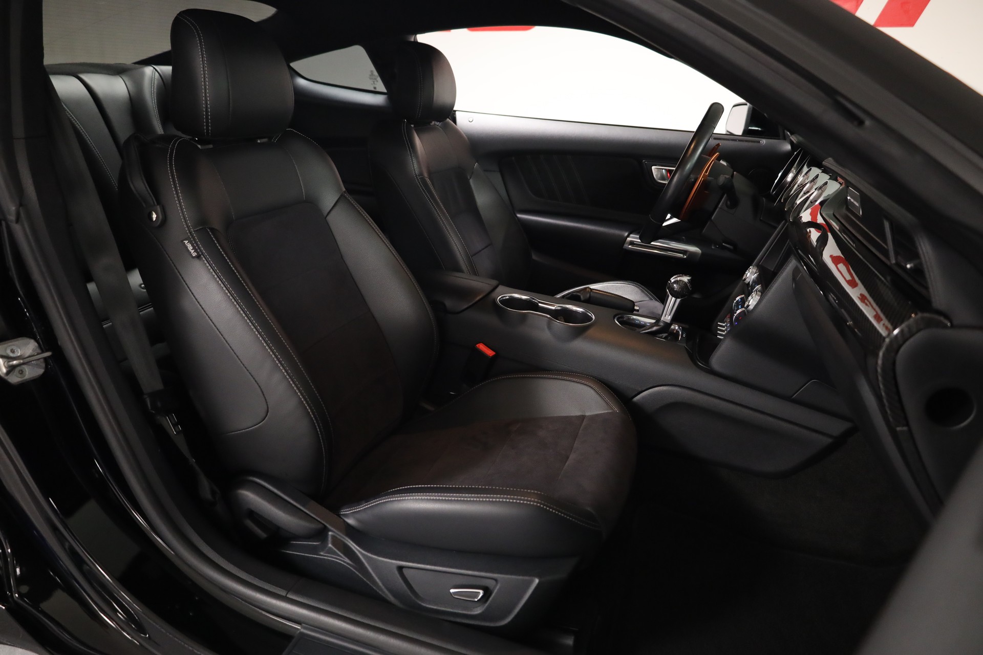 FORD Mustang 5.0 V8 GT-image-14
