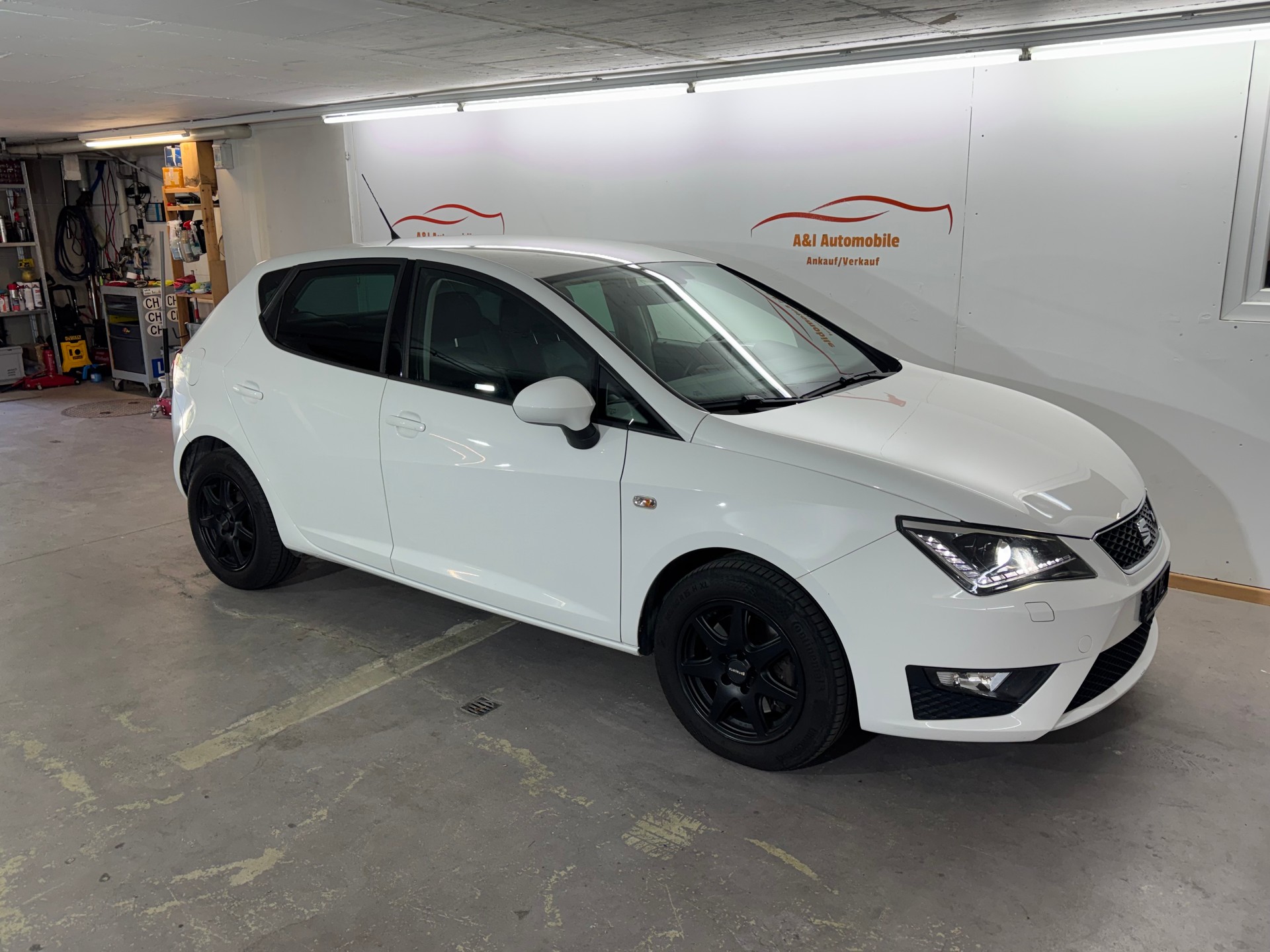 SEAT Ibiza 1.6 TDI FR-image-1