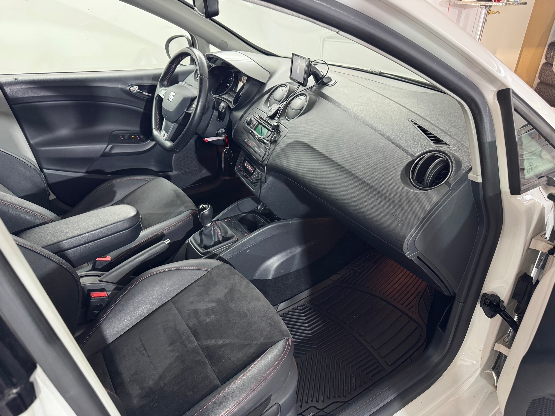 SEAT Ibiza 1.6 TDI FR-image-8