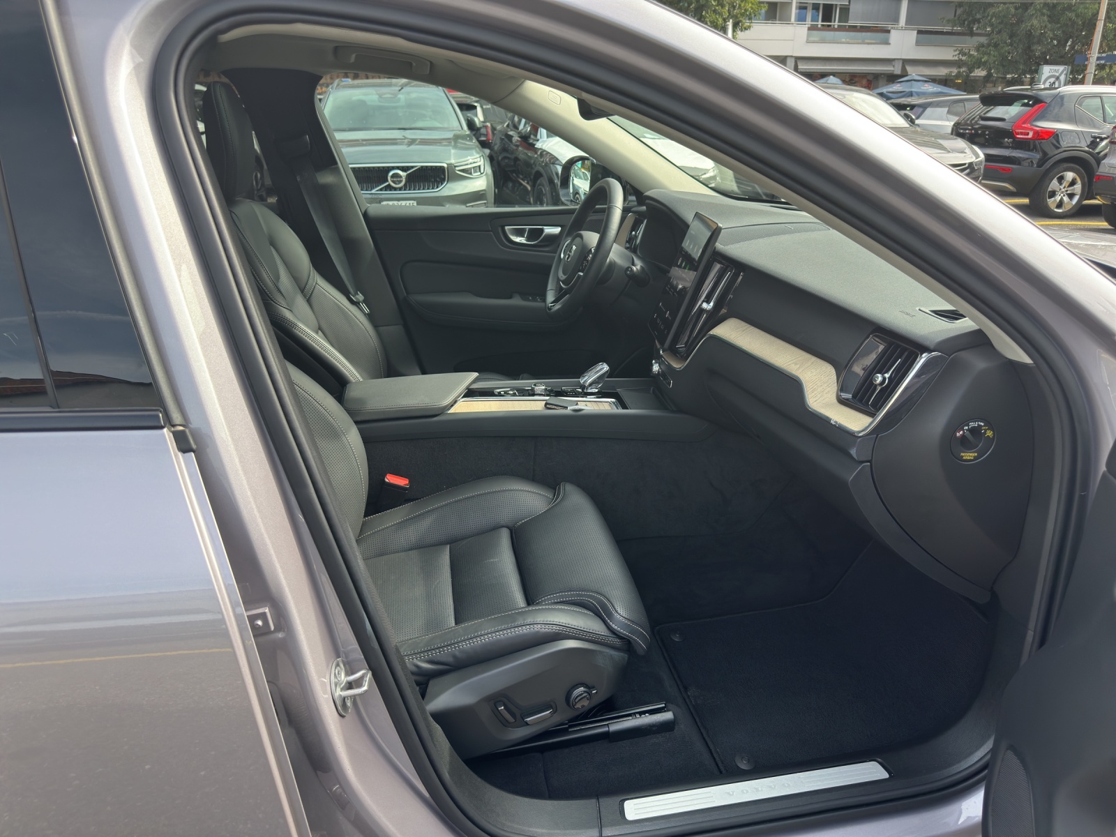 VOLVO XC60 2.0 T6 TE Plus Dark eAWD-image-18