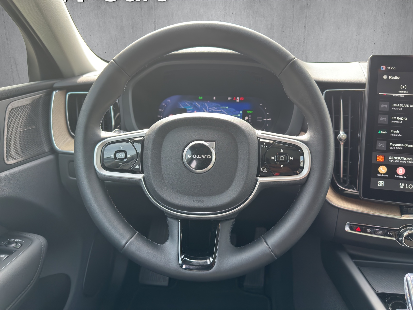 VOLVO XC60 2.0 T6 TE Plus Dark eAWD-image-7