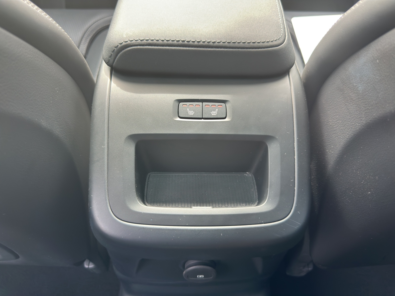 VOLVO XC60 2.0 T6 TE Plus Dark eAWD-image-16