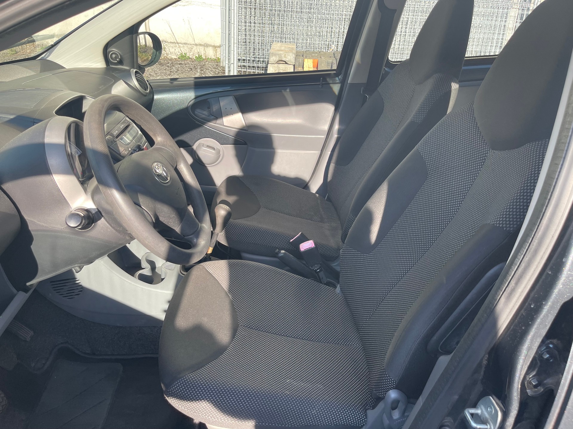TOYOTA Aygo 1.0 Linea Sol-image-6