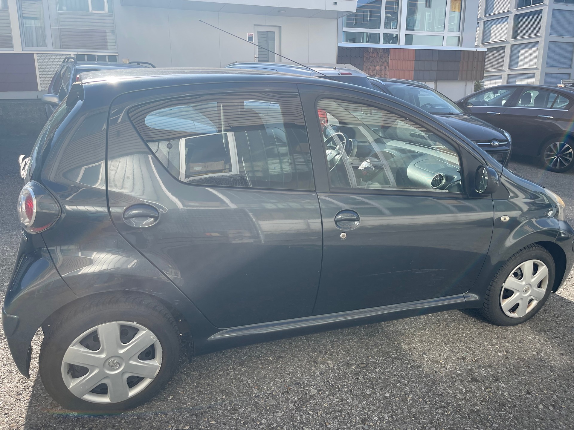 TOYOTA Aygo 1.0 Linea Sol-image-9