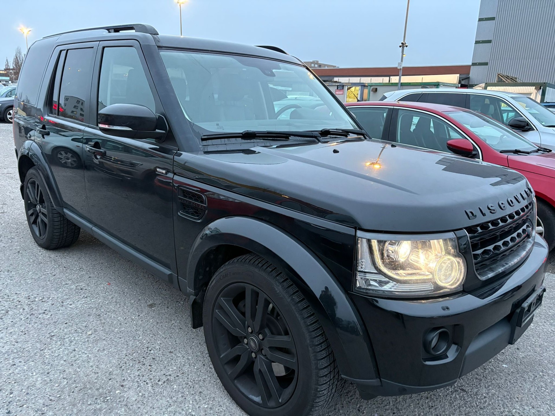 LAND ROVER Discovery 3.0 SDV6 SE Automatic-image-2