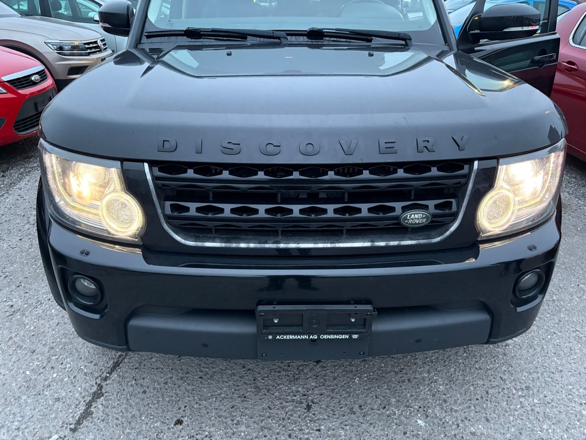 LAND ROVER Discovery 3.0 SDV6 SE Automatic-image-1