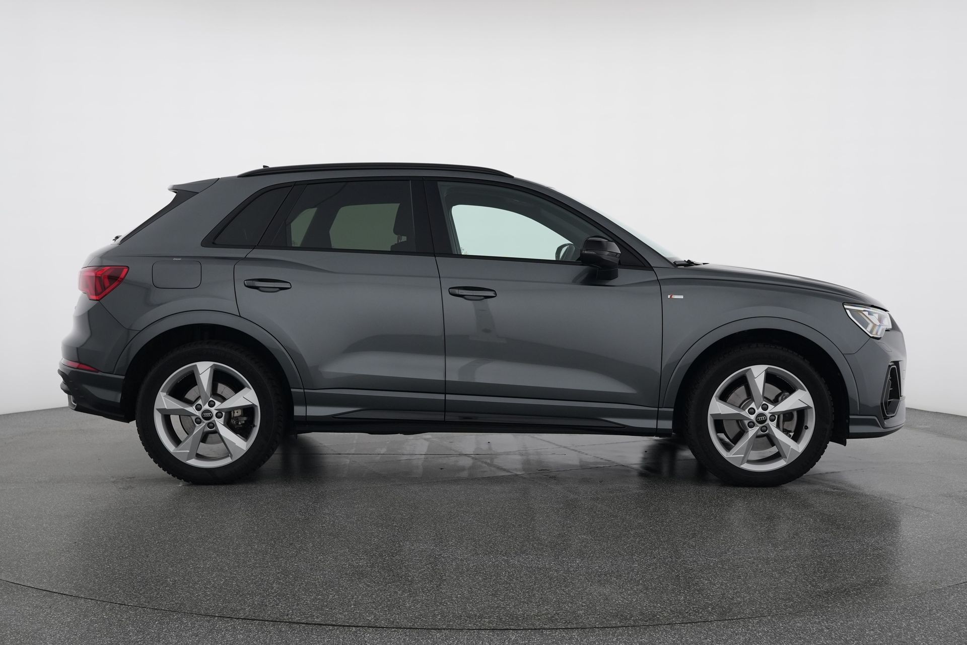 AUDI Q3 Sportback 40 TDI quattro S-tronic-image-8