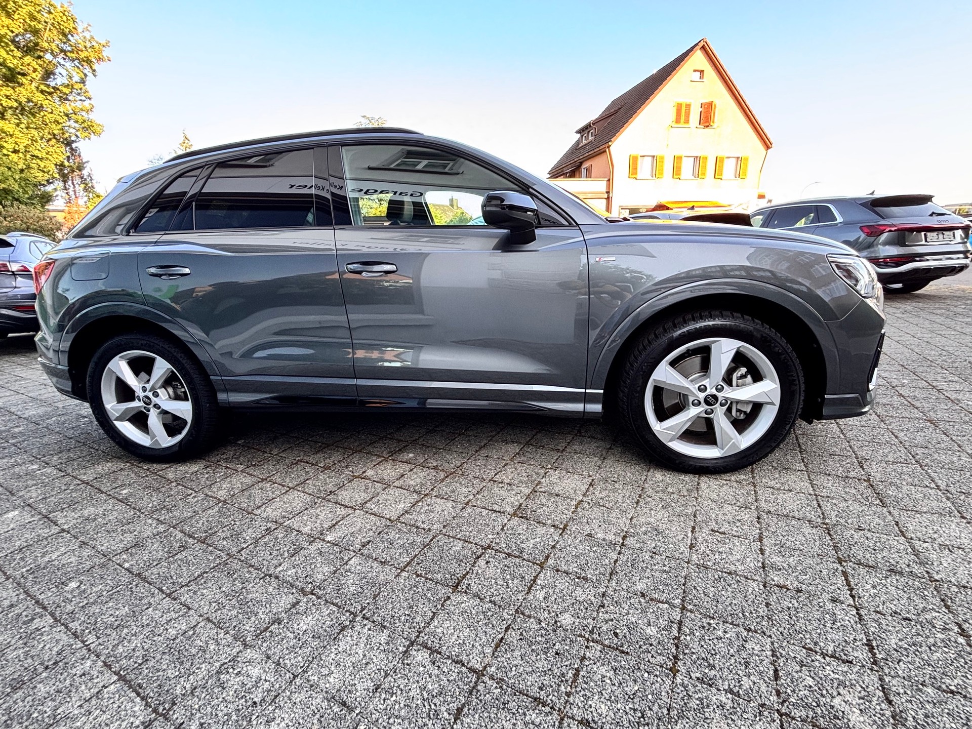 AUDI Q3 40 TDI quattro S-tronic-image-13