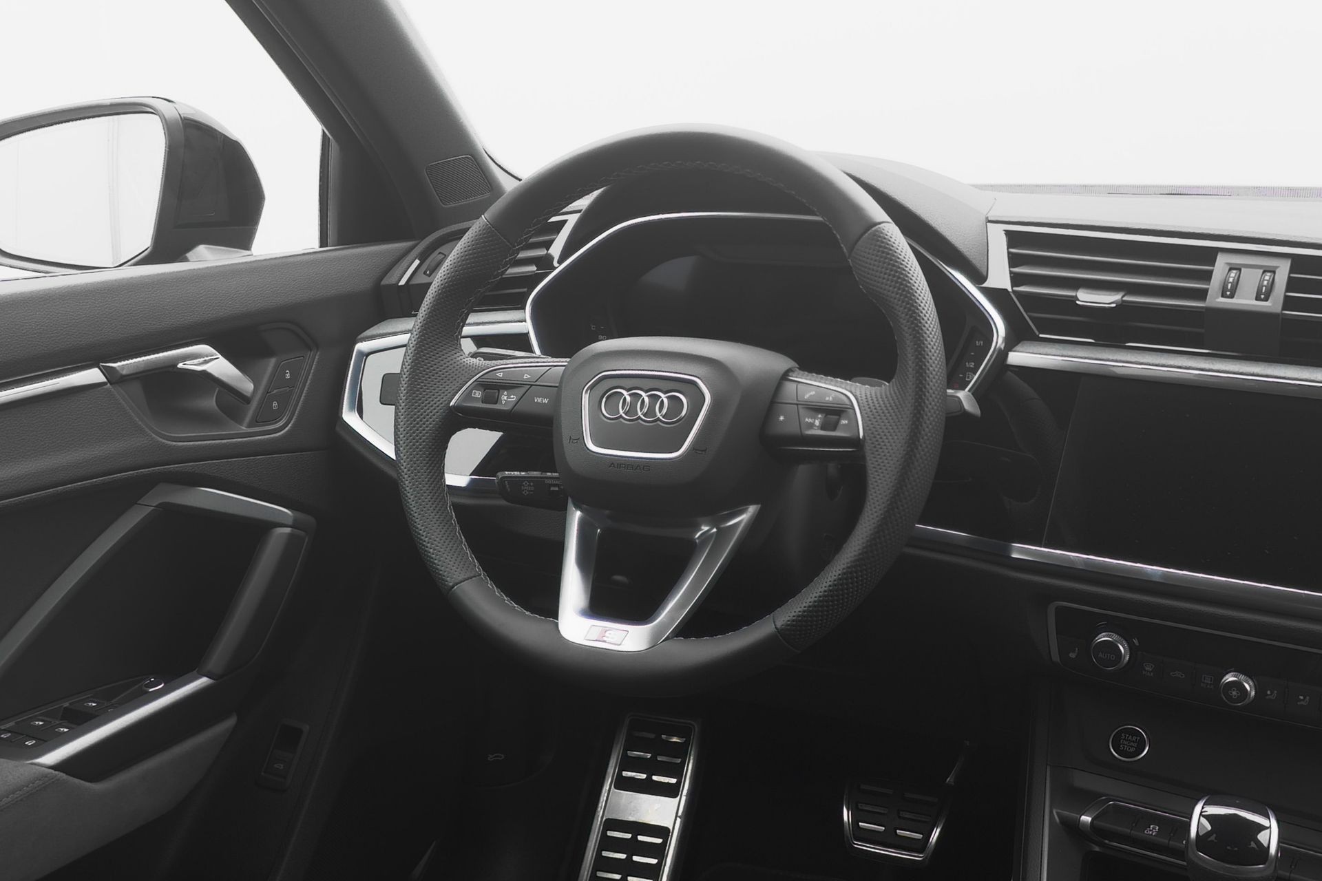AUDI Q3 Sportback 40 TDI quattro S-tronic-image-4