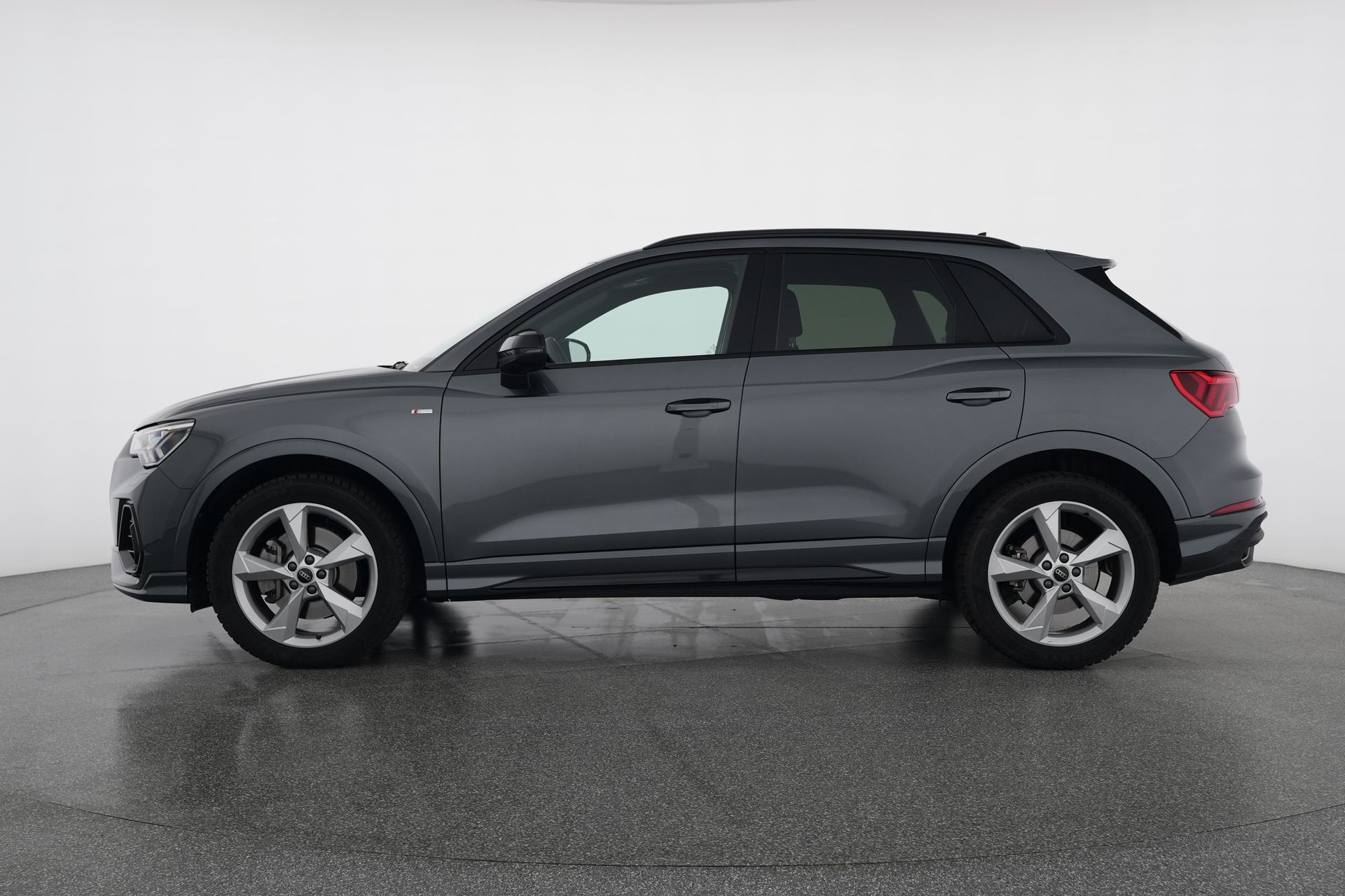 AUDI Q3 Sportback 40 TDI quattro S-tronic-image-2
