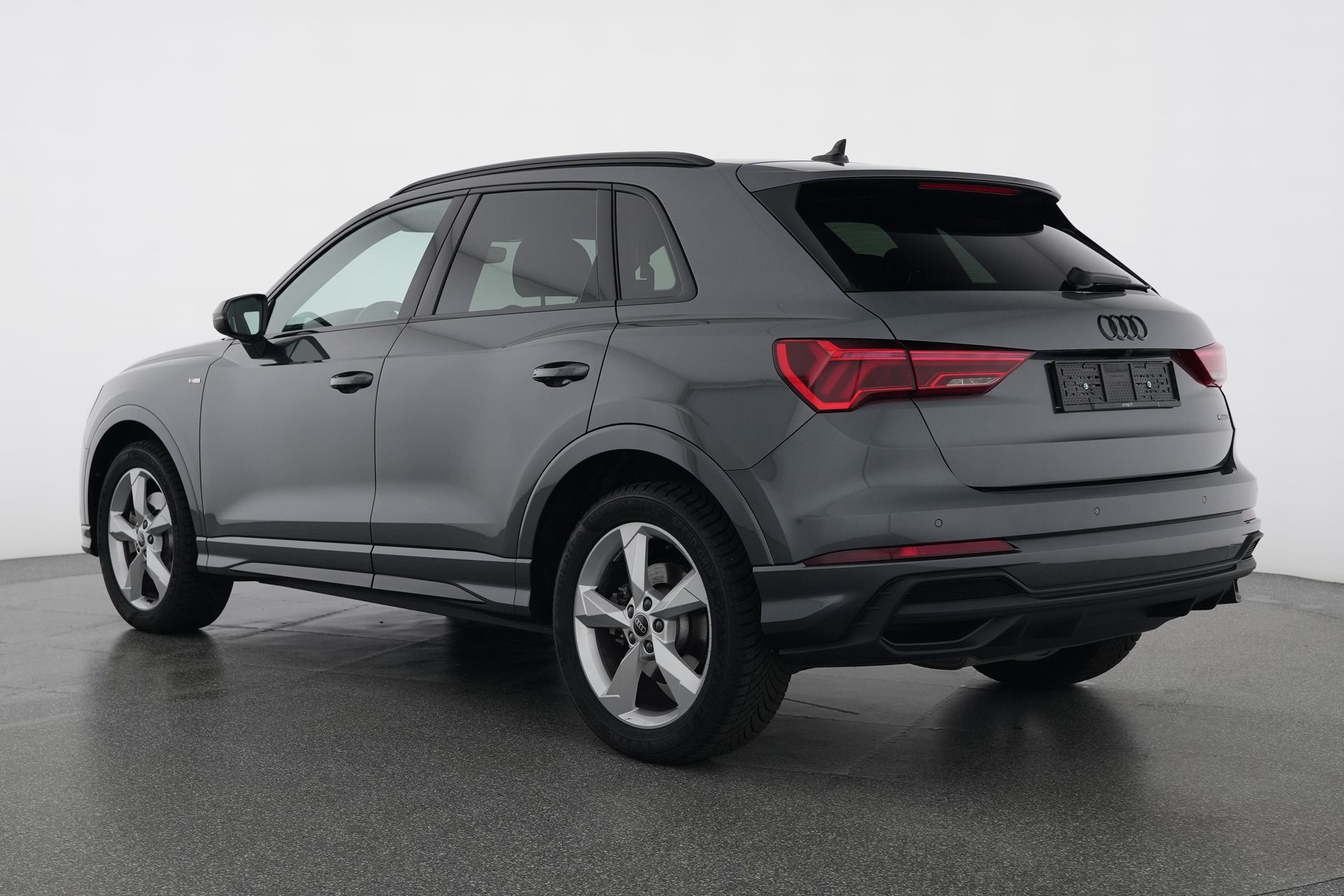 AUDI Q3 Sportback 40 TDI quattro S-tronic-image-3