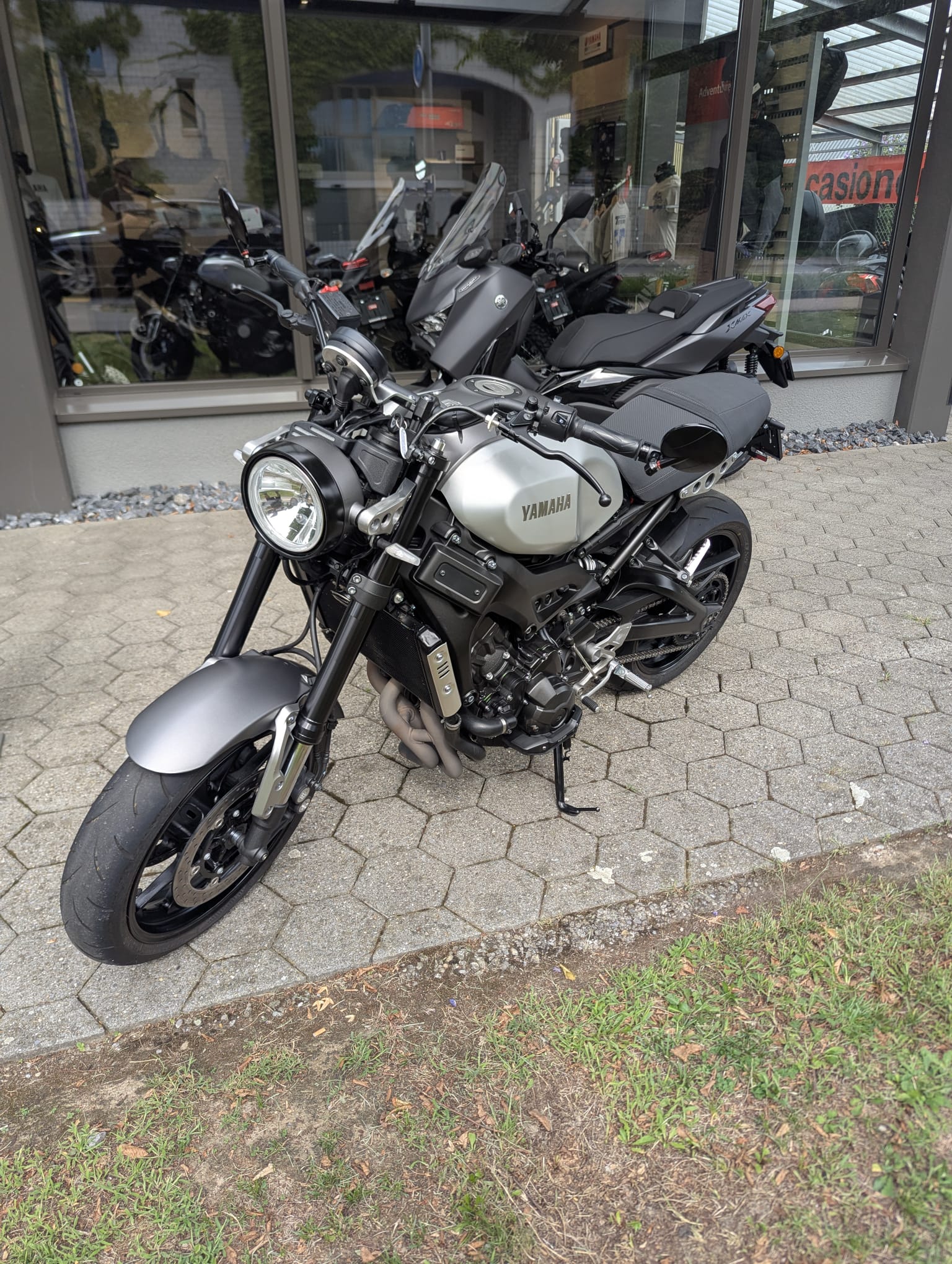 YAMAHA XSR 900