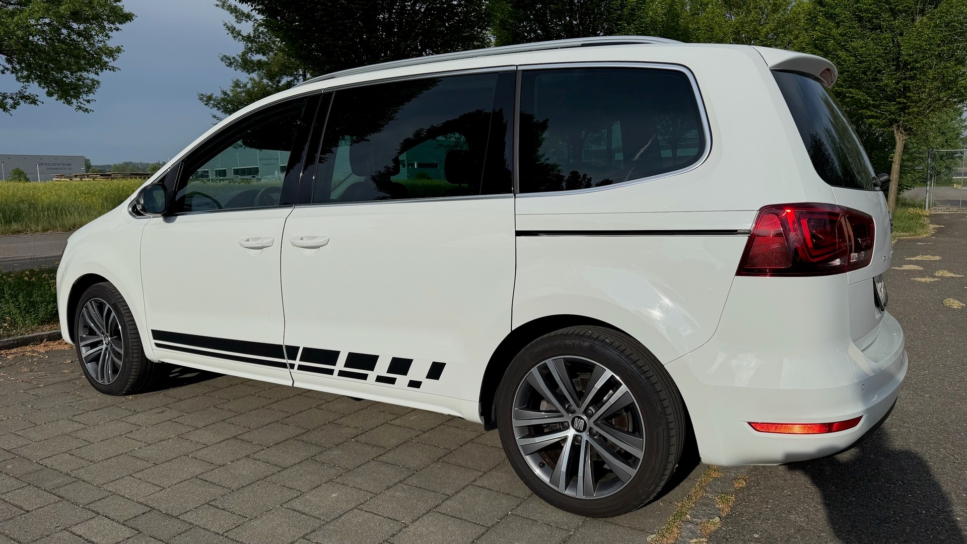 SEAT Alhambra 2.0 TDI DSG 4Drive FR-Line 184 PS 8-fach Alu 7-Sitzer Top gepflegt-image-1