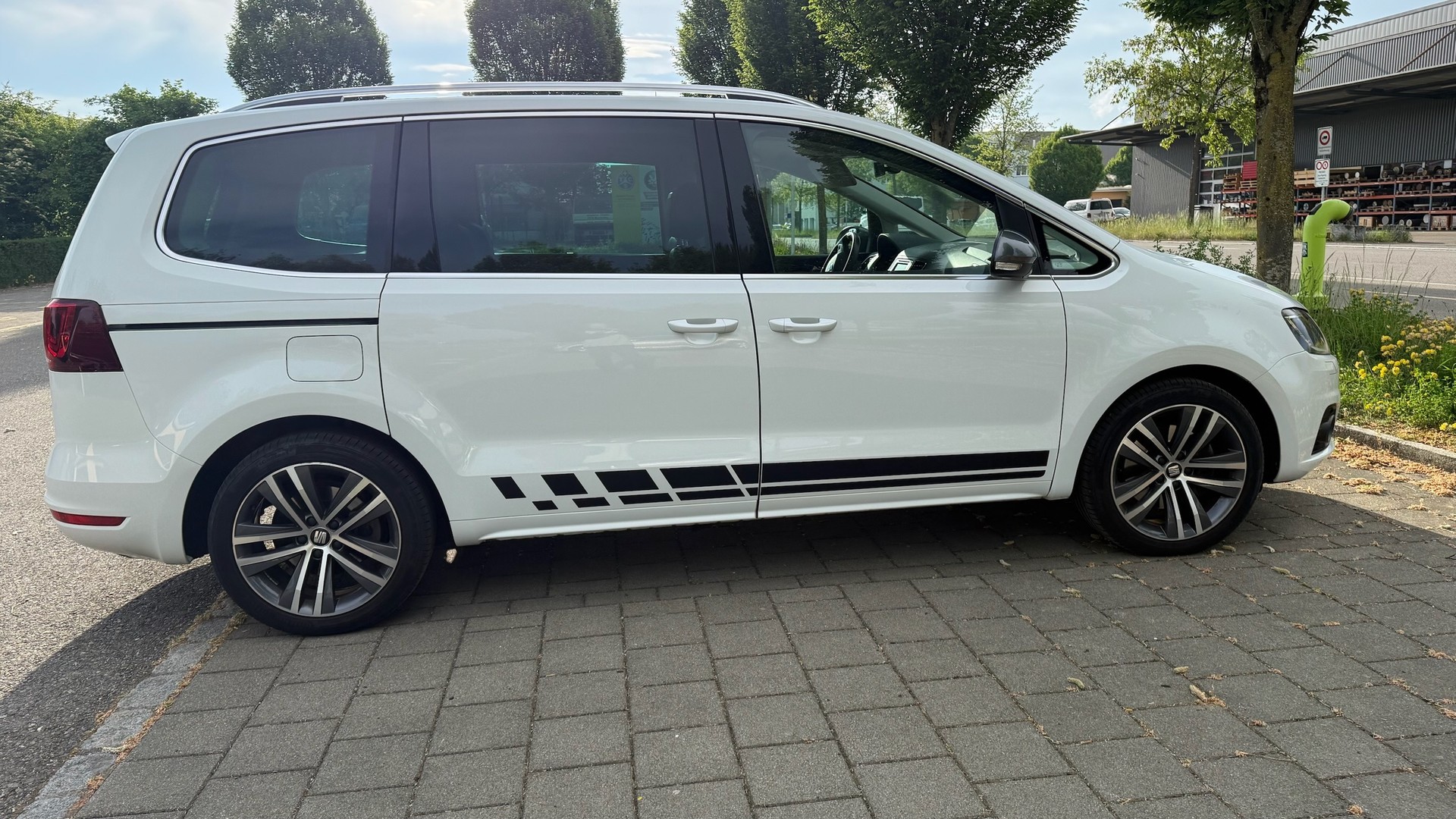 SEAT Alhambra 2.0 TDI DSG 4Drive FR-Line 184 PS 8-fach Alu 7-Sitzer Top gepflegt-image-2