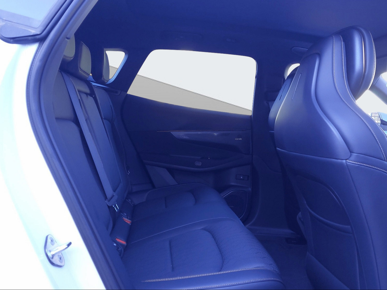 LYNK & CO 08 1.5 PHEV More-image-12
